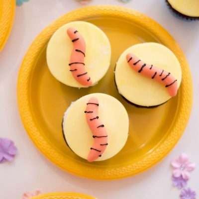 Adorable Tigger Tail Cupcakes | Disney’s Christopher Robin #ChristopherRobin